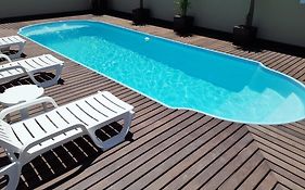 CASA AMBAR COM PISCINA EM Mariscal N 705